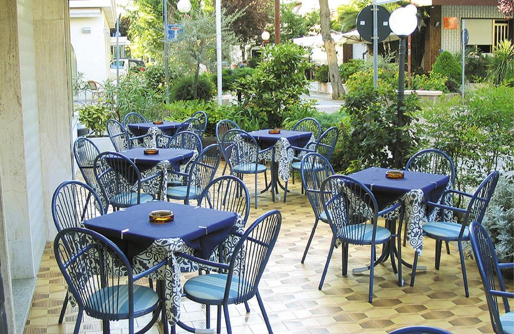 Hotel Aquila D'Oro Misano Adriatico Extérieur photo